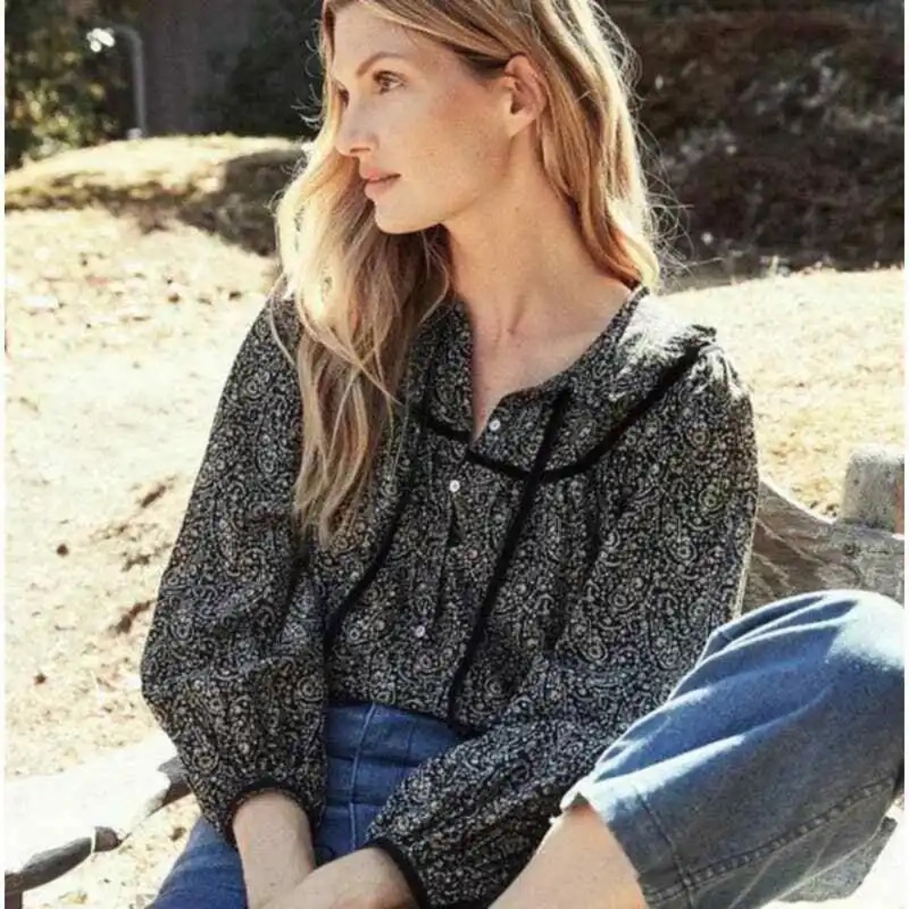 Doen York Top — Black Botanical Paisley